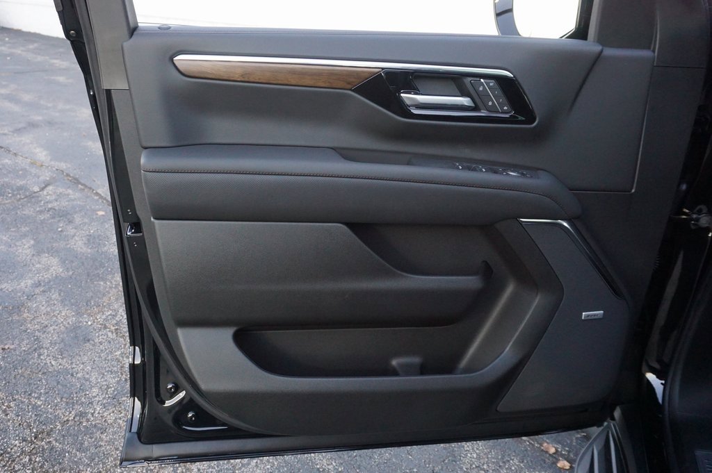 New 2026 Chevrolet Suburban High Country w/ Sun And Tow Package image 25