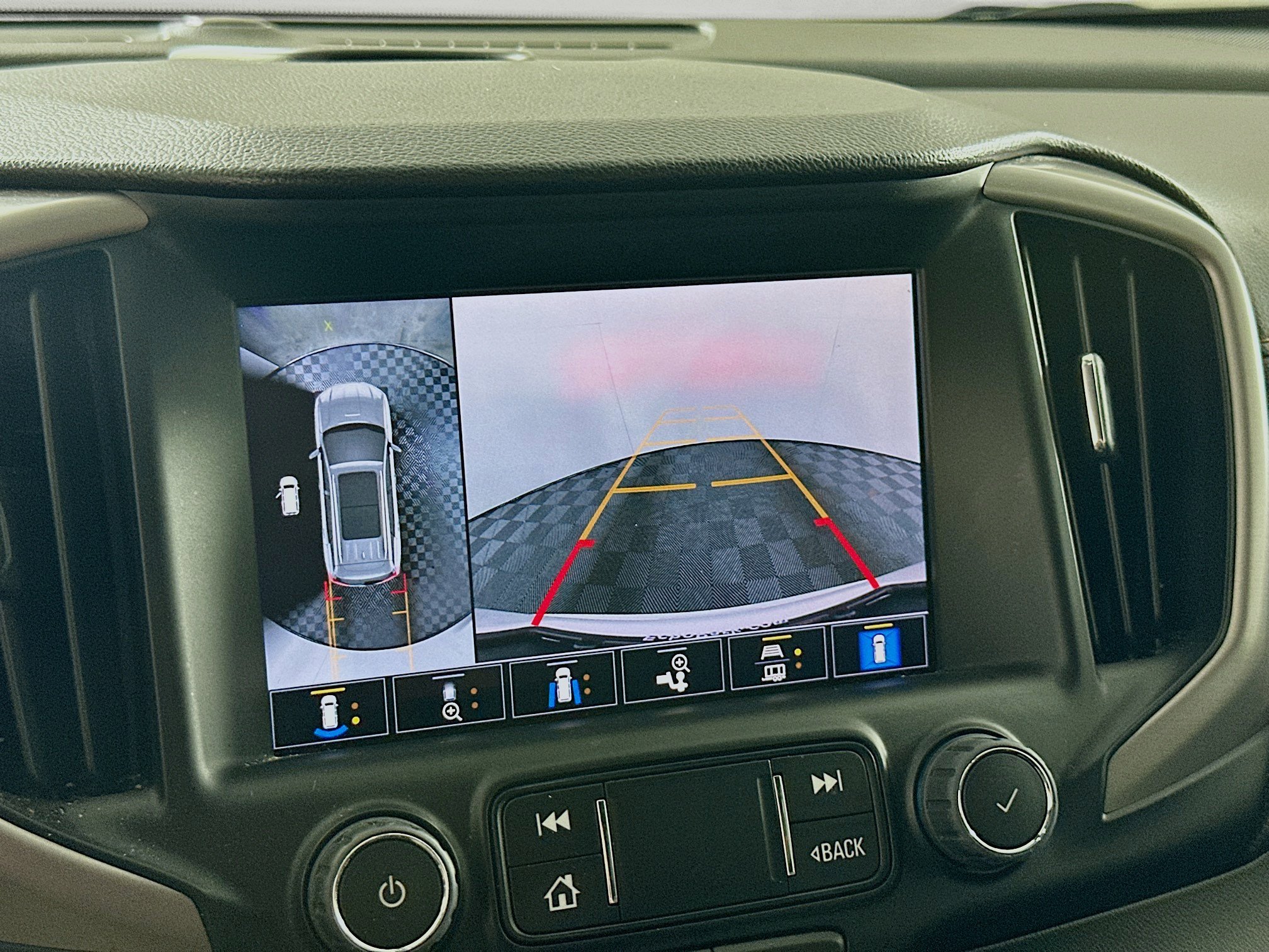 Used 2024 GMC Terrain AT4 w/ Infotainment Package II AWD/4WD image 23