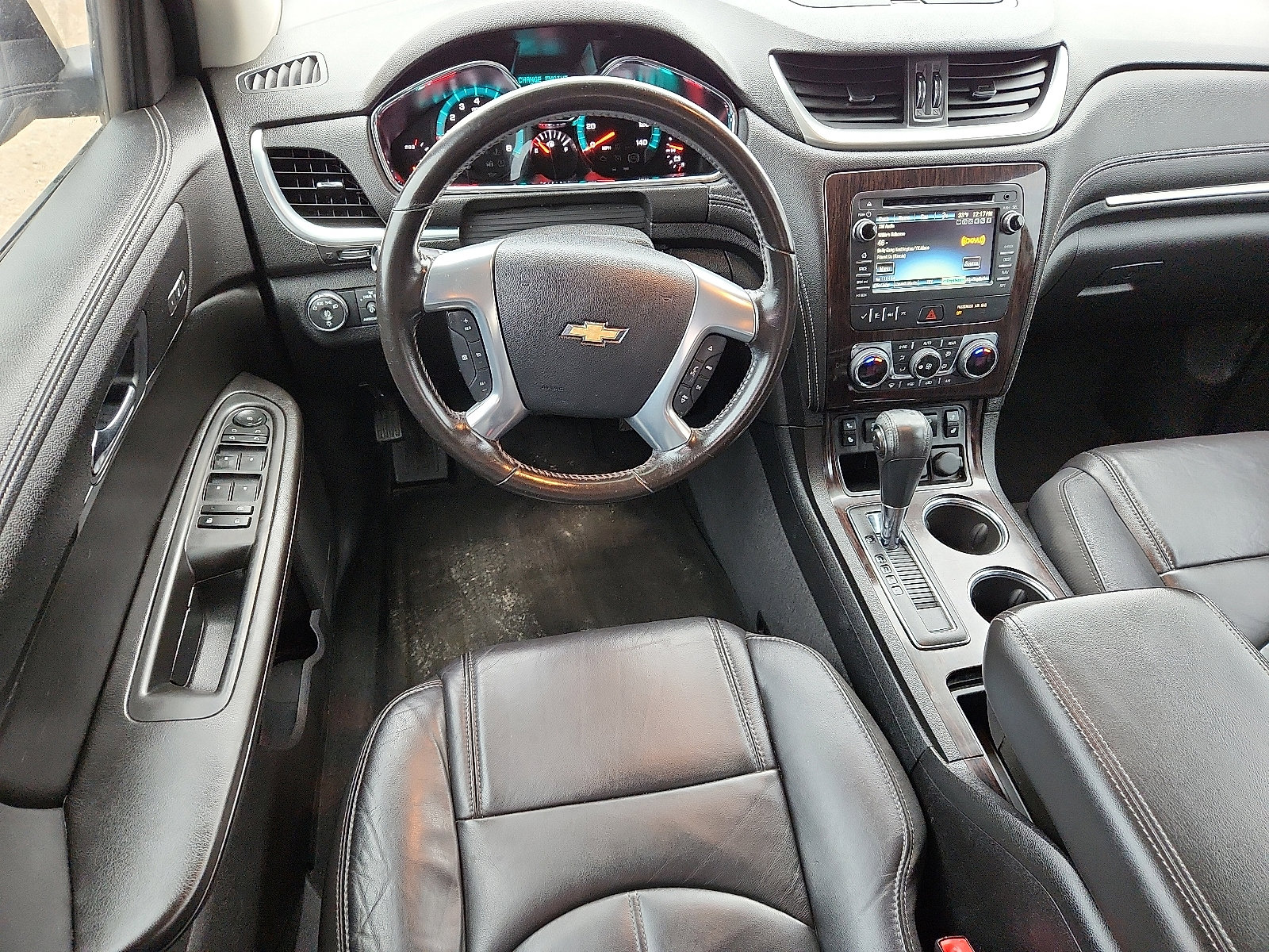 Used 2017 Chevrolet Traverse LT image 9