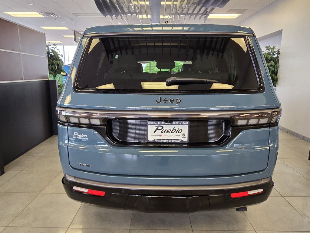 New 2026 Jeep Grand Wagoneer Limited AWD/4WD image 3
