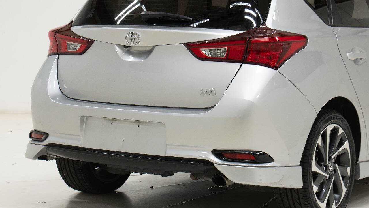 Used 2017 Toyota Corolla iM FWD image 13
