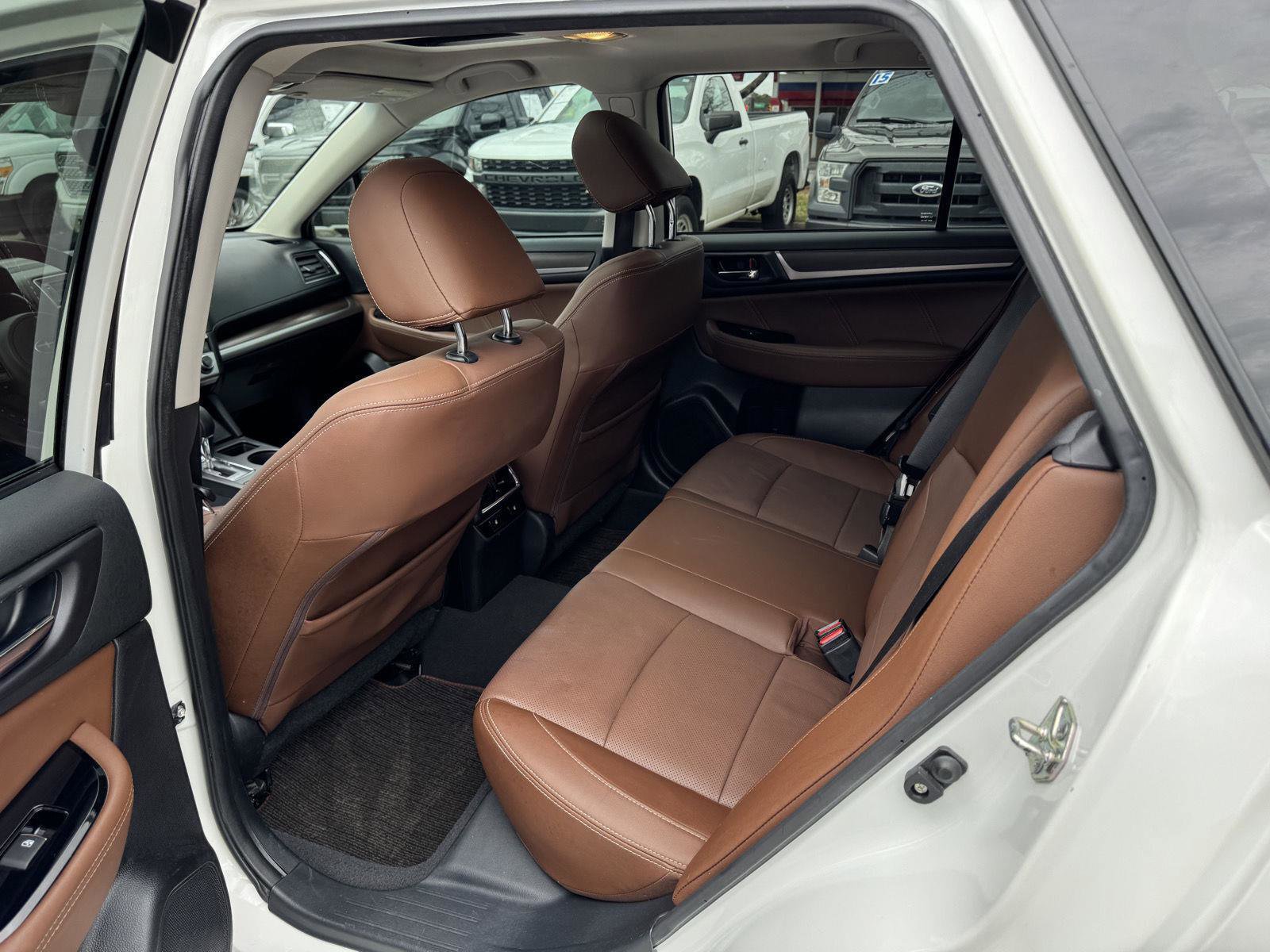 Used 2017 Subaru Outback 3.6R Touring w/ Popular Package #5A image 7