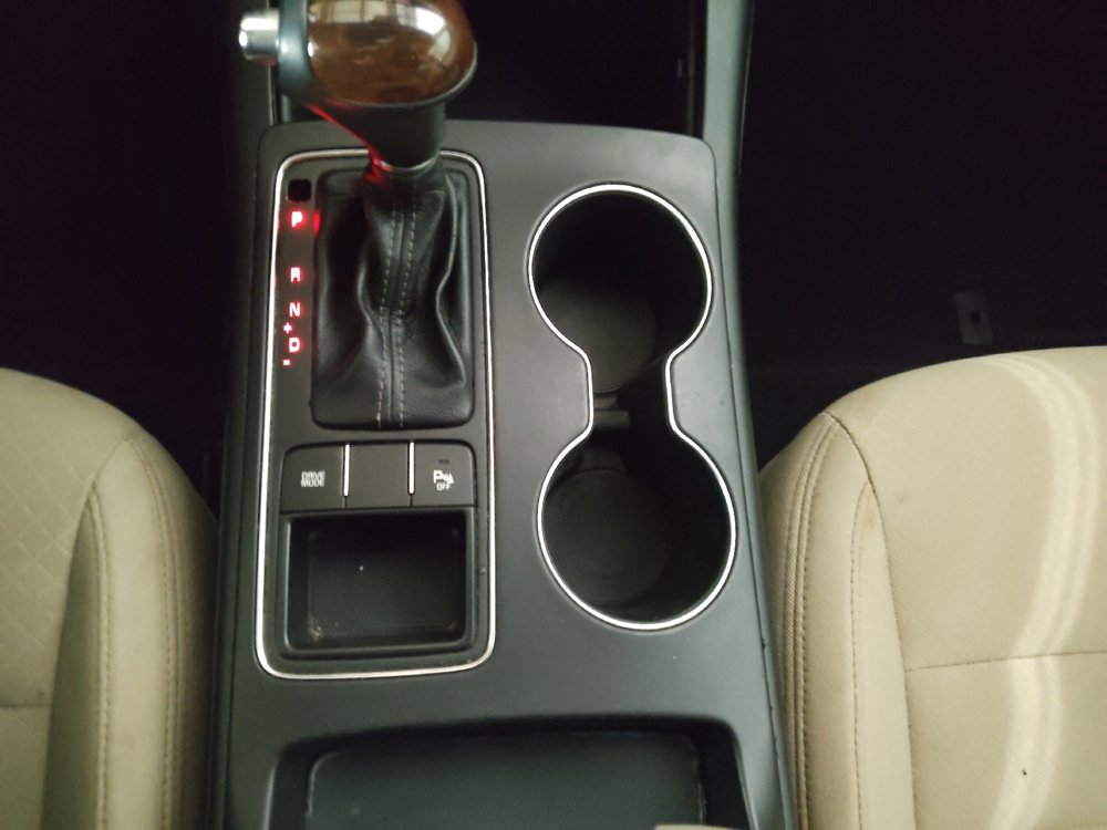 Used 2016 Kia Sorento LX w/ LX Convenience Package image 26