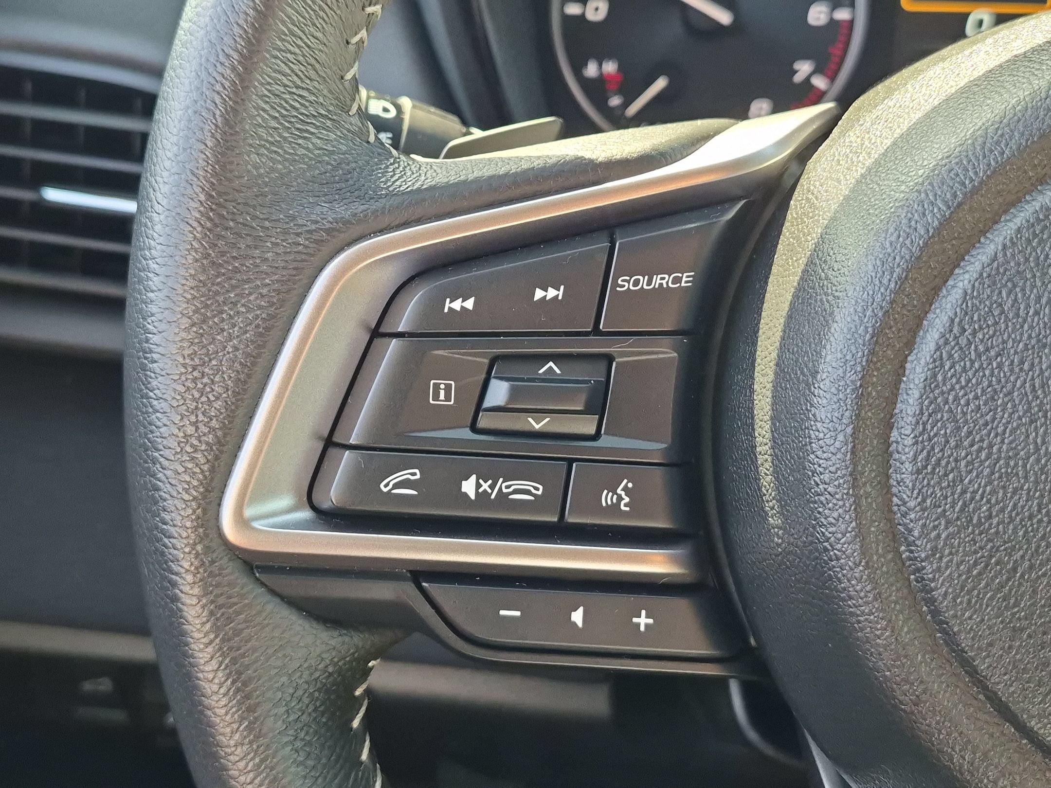 Used 2025 Subaru Outback Premium AWD/4WD image 16