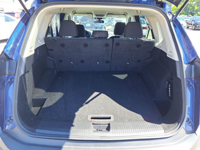 Used 2023 Nissan Rogue SV image 25