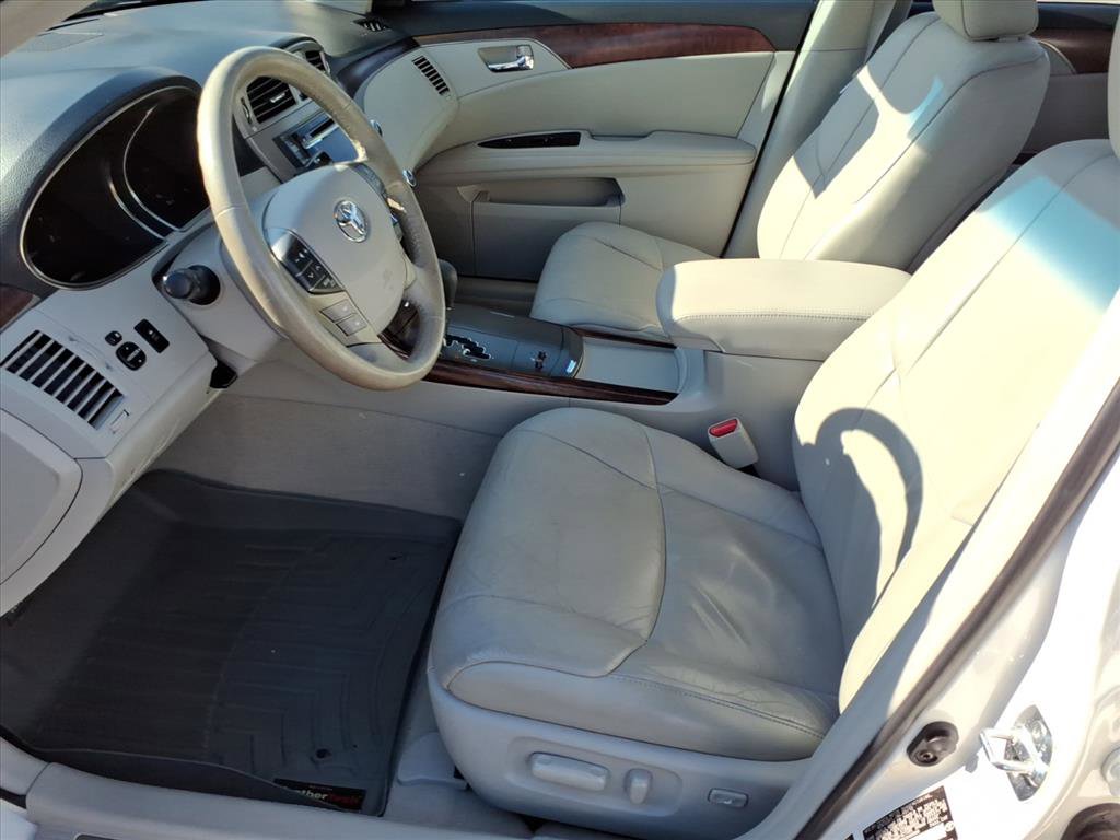 Used 2012 Toyota Avalon FWD image 5