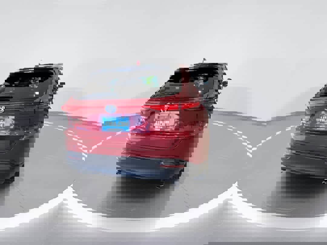 Used 2023 Toyota Venza LE image 7