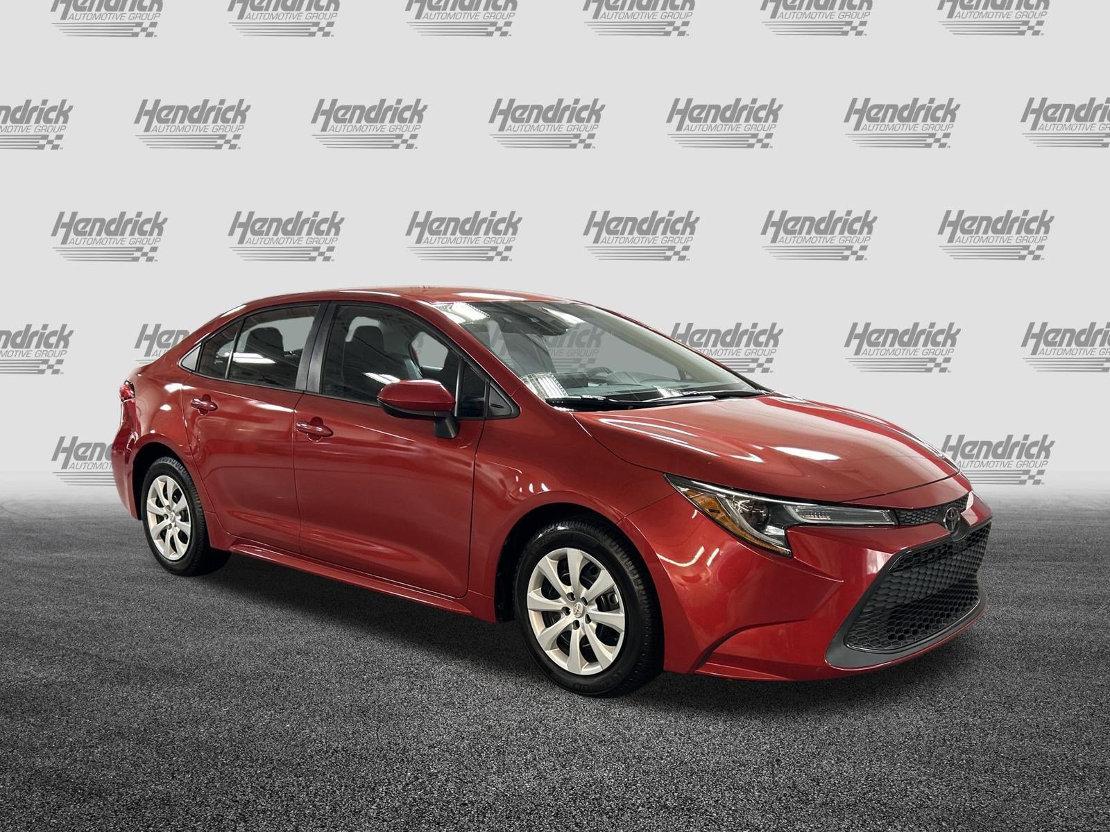 Used 2020 Toyota Corolla LE FWD image 2
