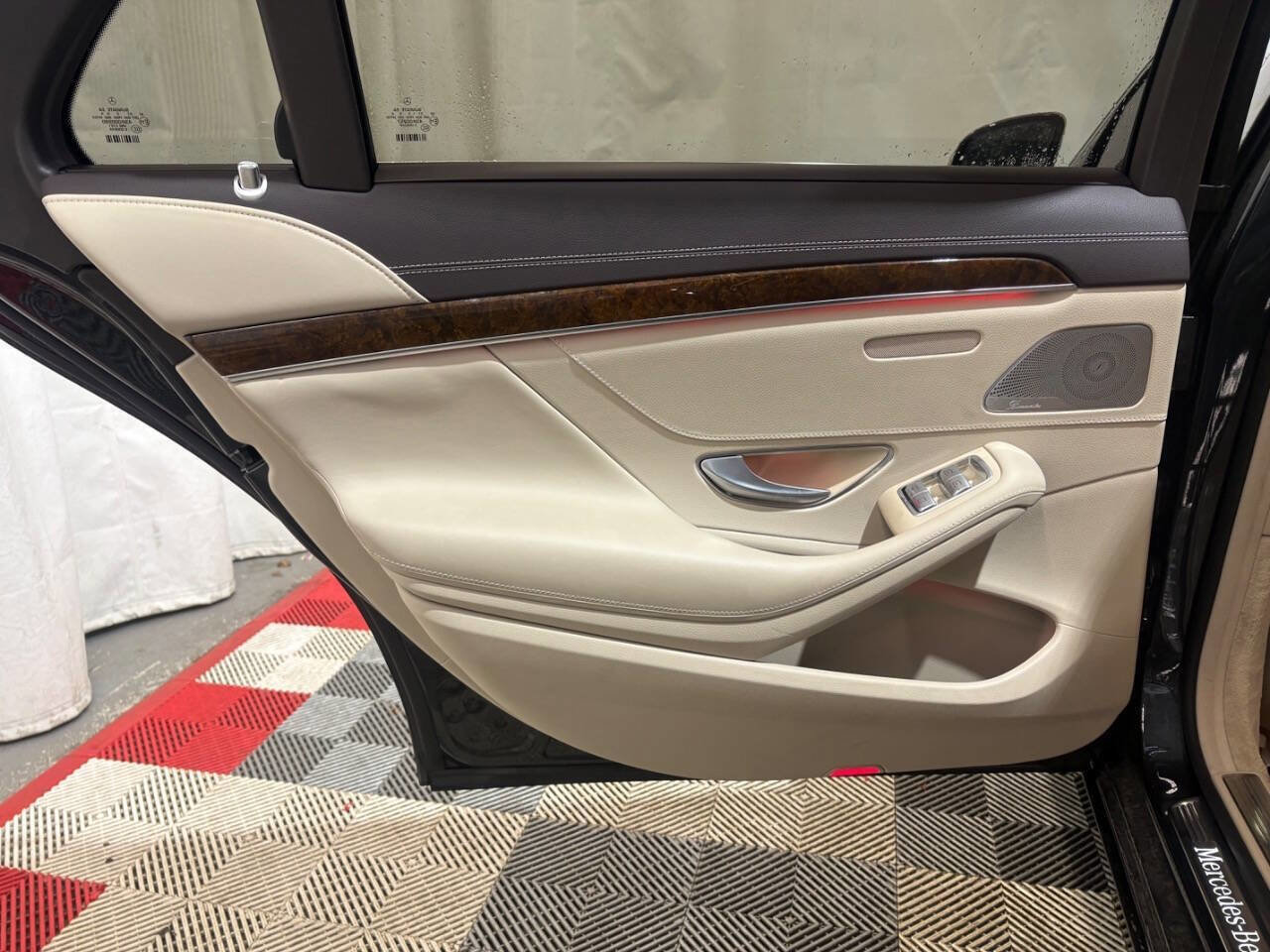 Used 2015 Mercedes-Benz S 550 4MATIC Sedan image 9