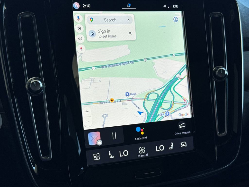 Certified 2023 Volvo XC40 Recharge Plus AWD/4WD image 18