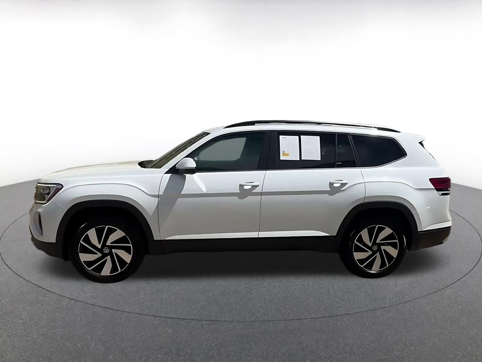 Used 2026 Volkswagen Atlas SE FWD image 7