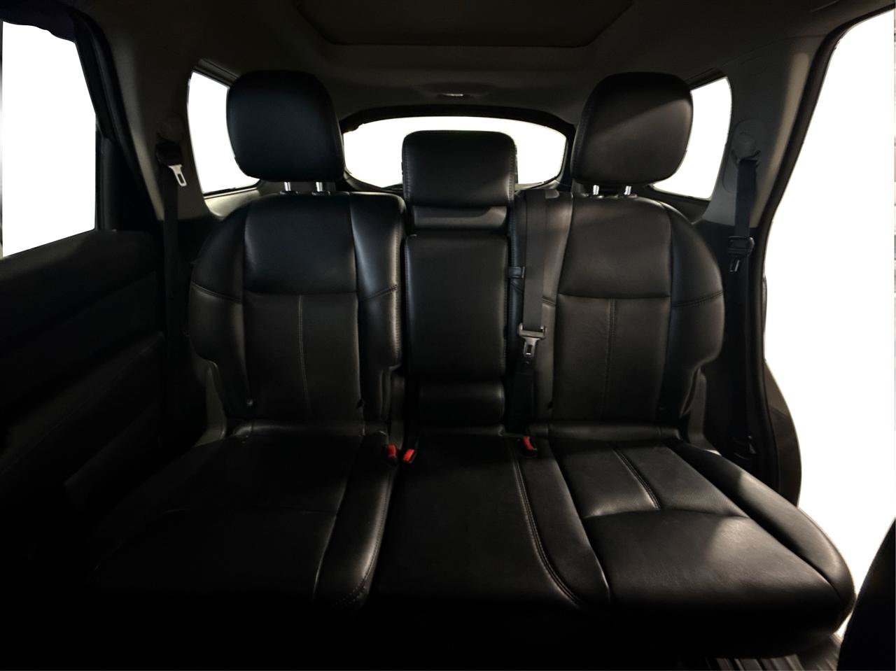 Used 2015 Nissan Pathfinder Platinum w/ Cargo Package FWD image 22