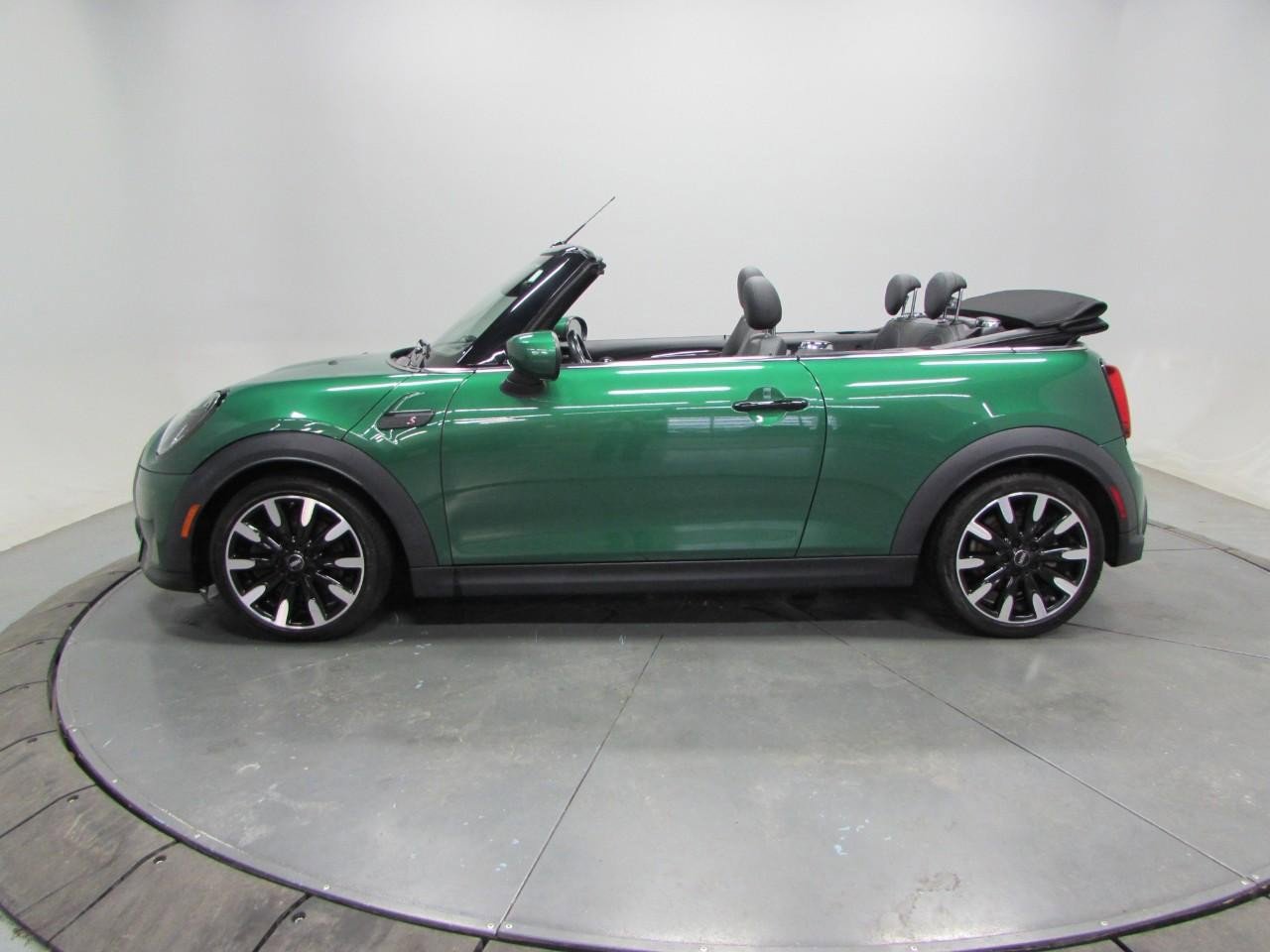 Used 2022 MINI Cooper S w/ Premium Package image 12