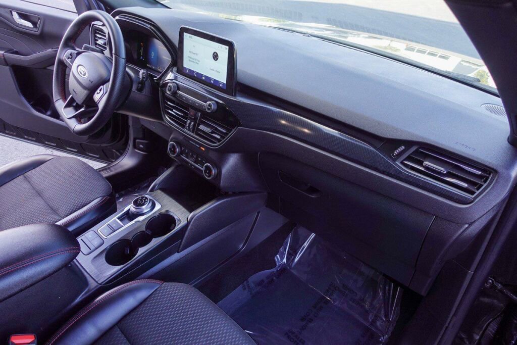 Used 2024 Ford Escape ST-Line image 13