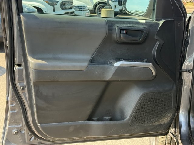 Used 2021 Toyota Tacoma SR5 AWD/4WD image 23