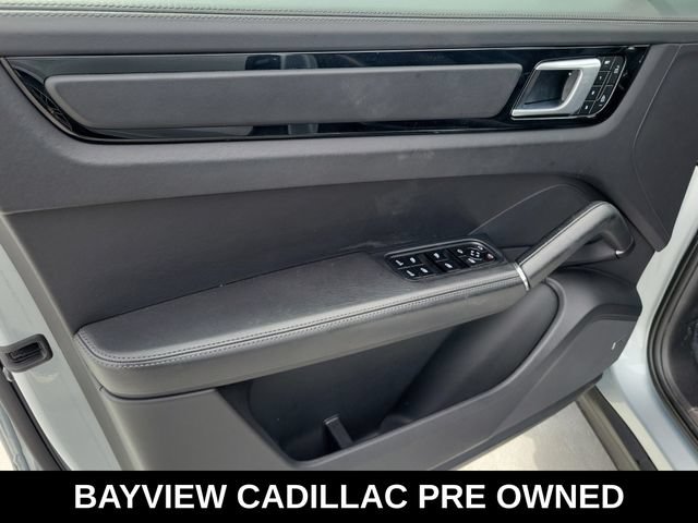 Used 2022 Porsche Cayenne S AWD/4WD image 21