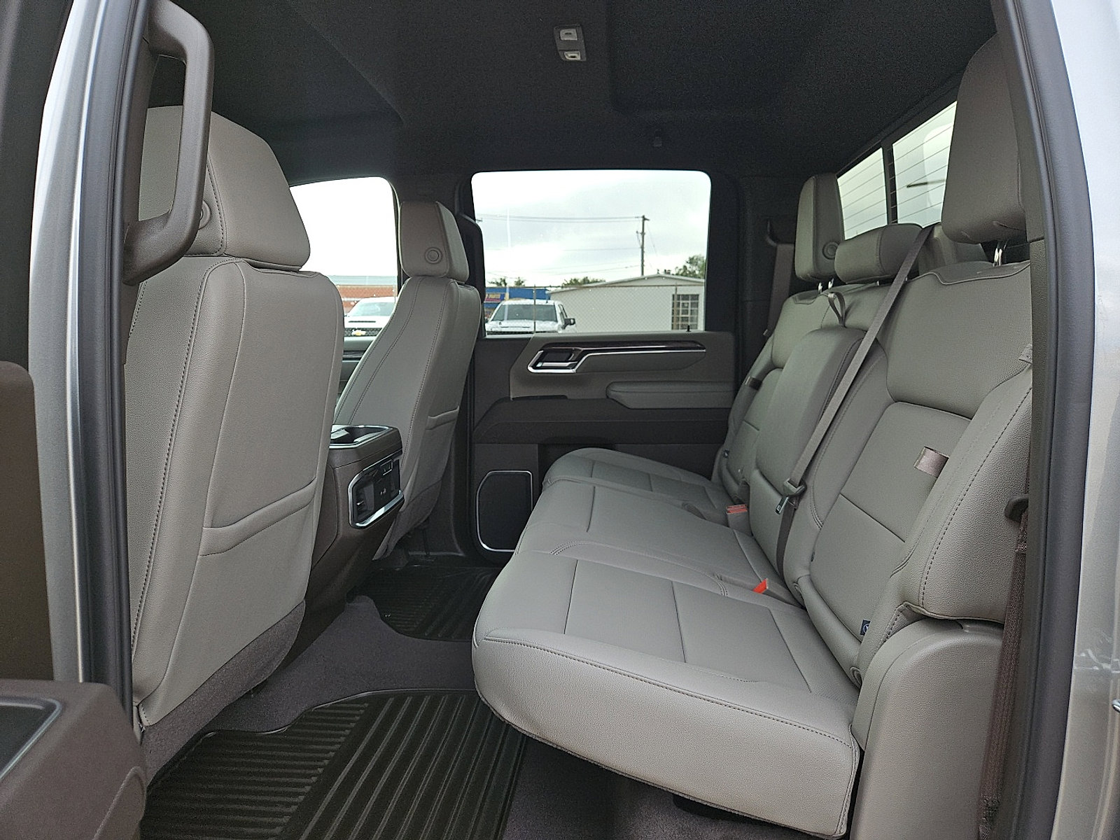 New 2026 Chevrolet Silverado 2500 LTZ w/ LTZ Premium Package AWD/4WD image 11