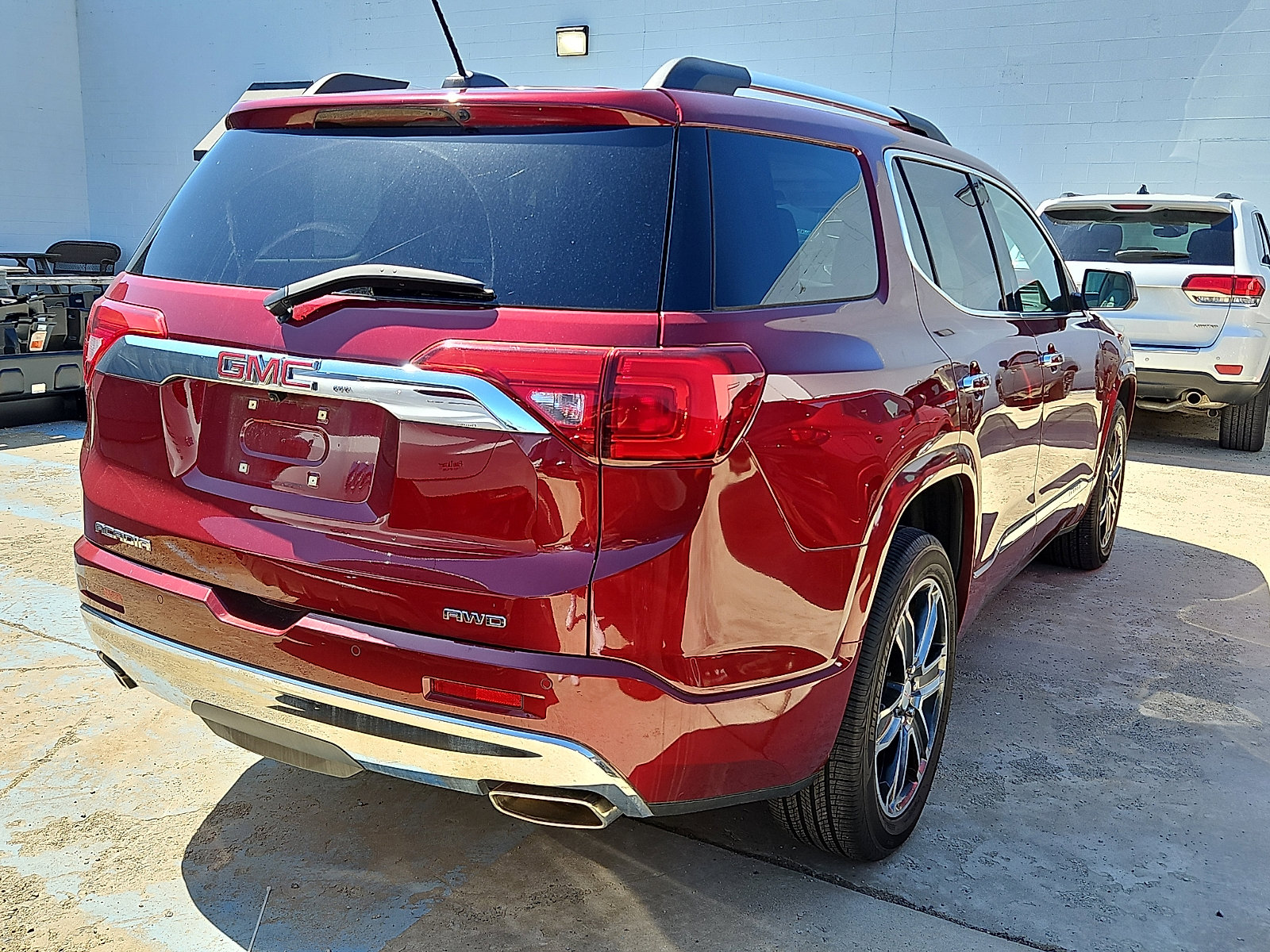 Used 2017 GMC Acadia Denali w/ Technology Package AWD/4WD image 9