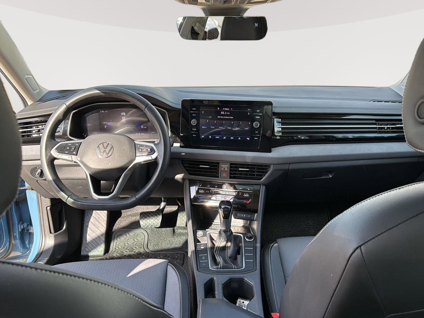 Used 2025 Volkswagen Jetta SE w/ Sunroof Package image 22