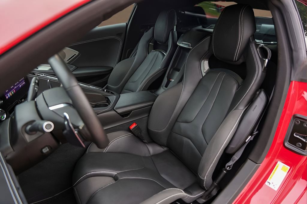 Used 2021 Chevrolet Corvette Stingray Preferred Cpe w/ Z51 Performance Package RWD image 7