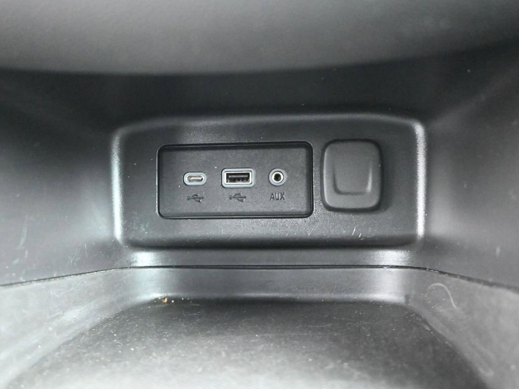 Used 2023 Chevrolet Equinox RS image 19