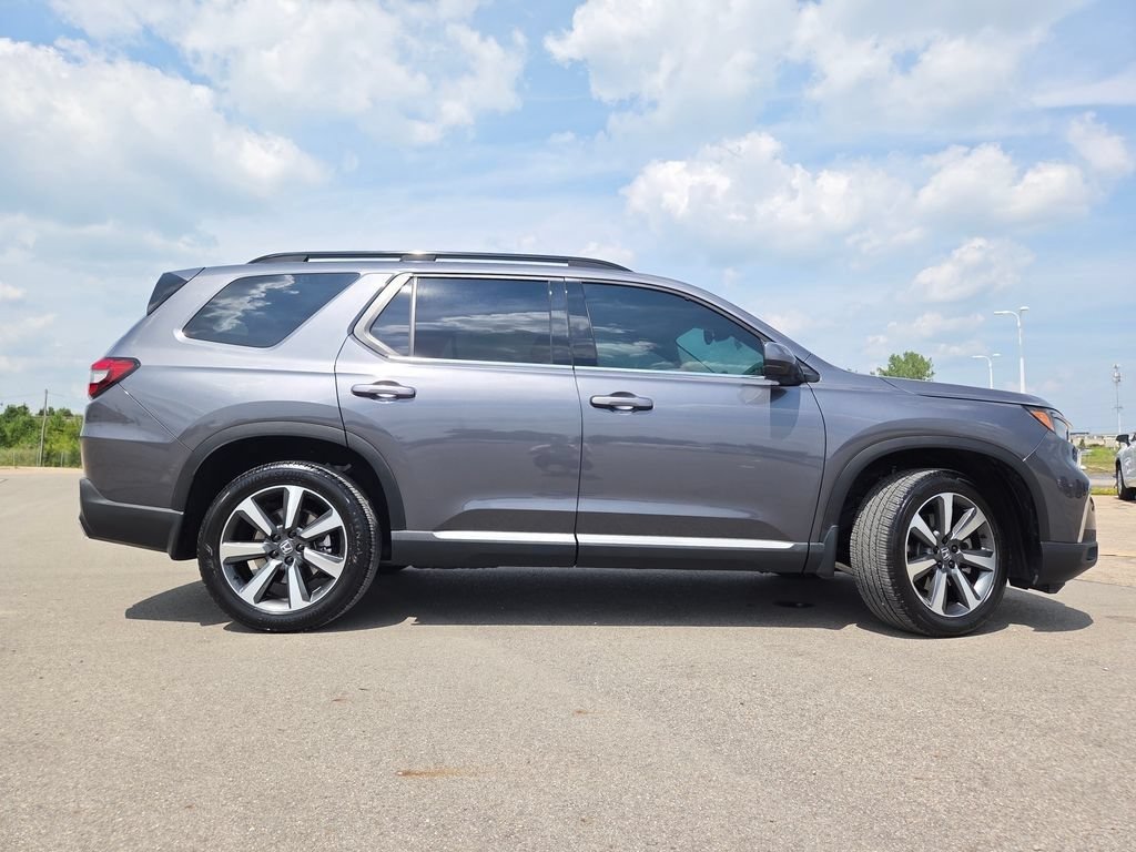 Used 2025 Honda Pilot Elite image 29