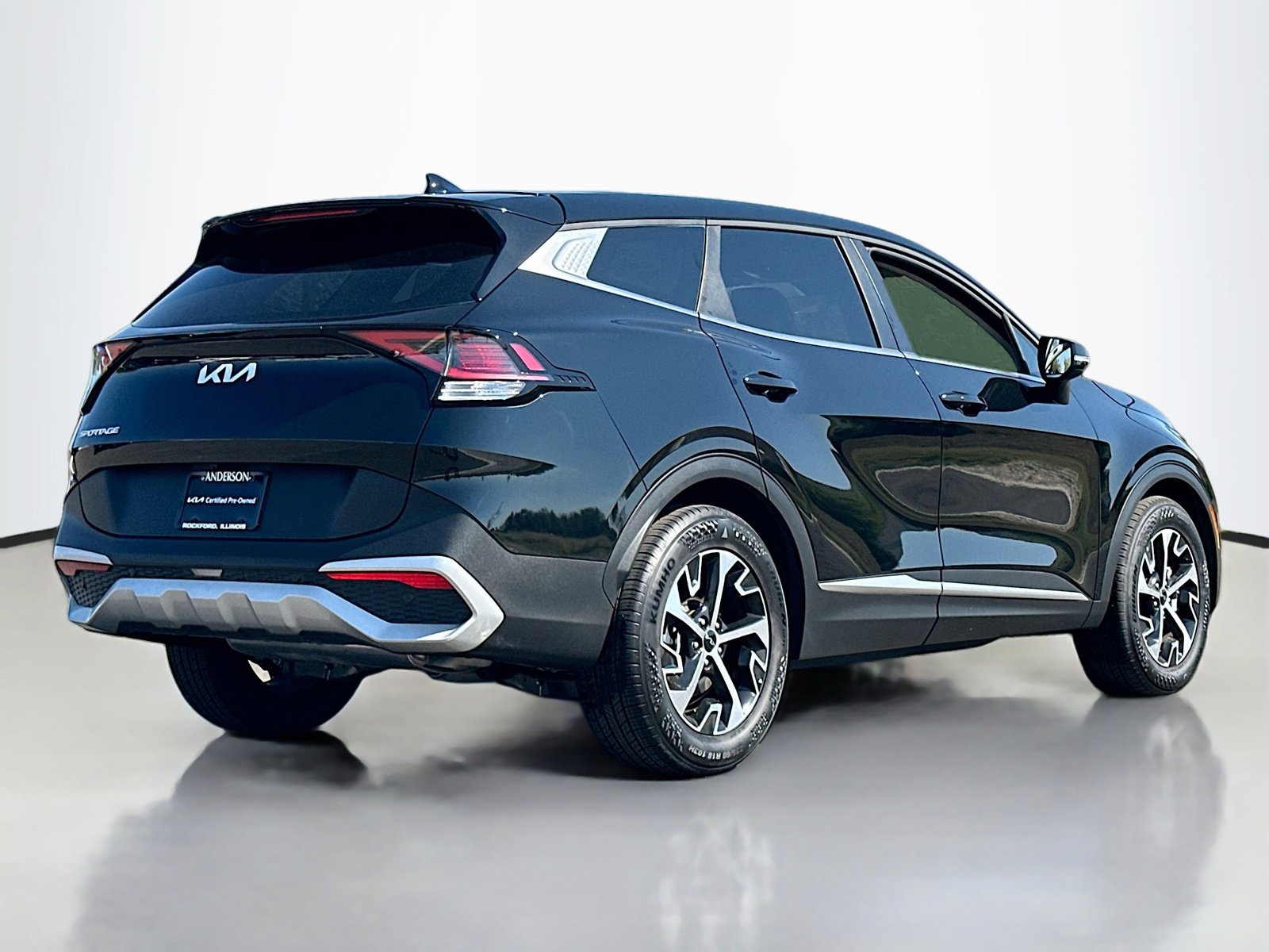 Used 2025 Kia Sportage EX image 2