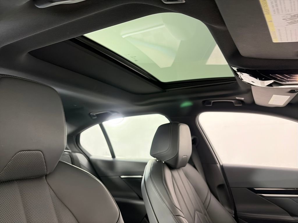 Used 2024 BMW 530i xDrive image 31