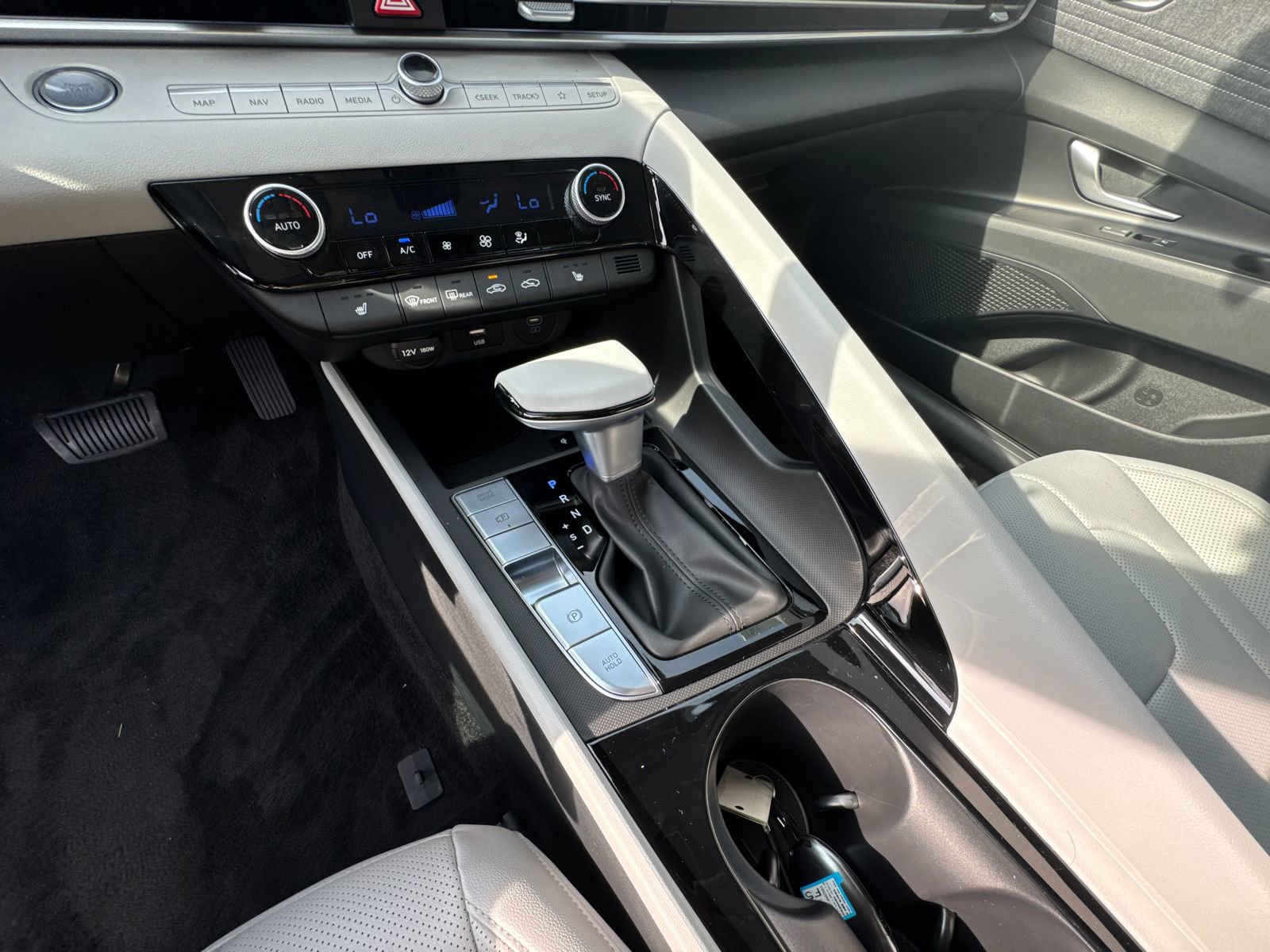 New 2026 Hyundai Elantra Limited FWD image 31