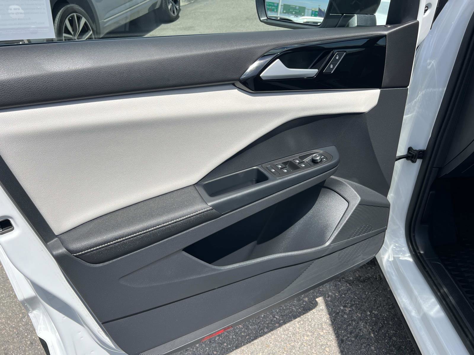 Used 2025 Volkswagen Taos S image 6