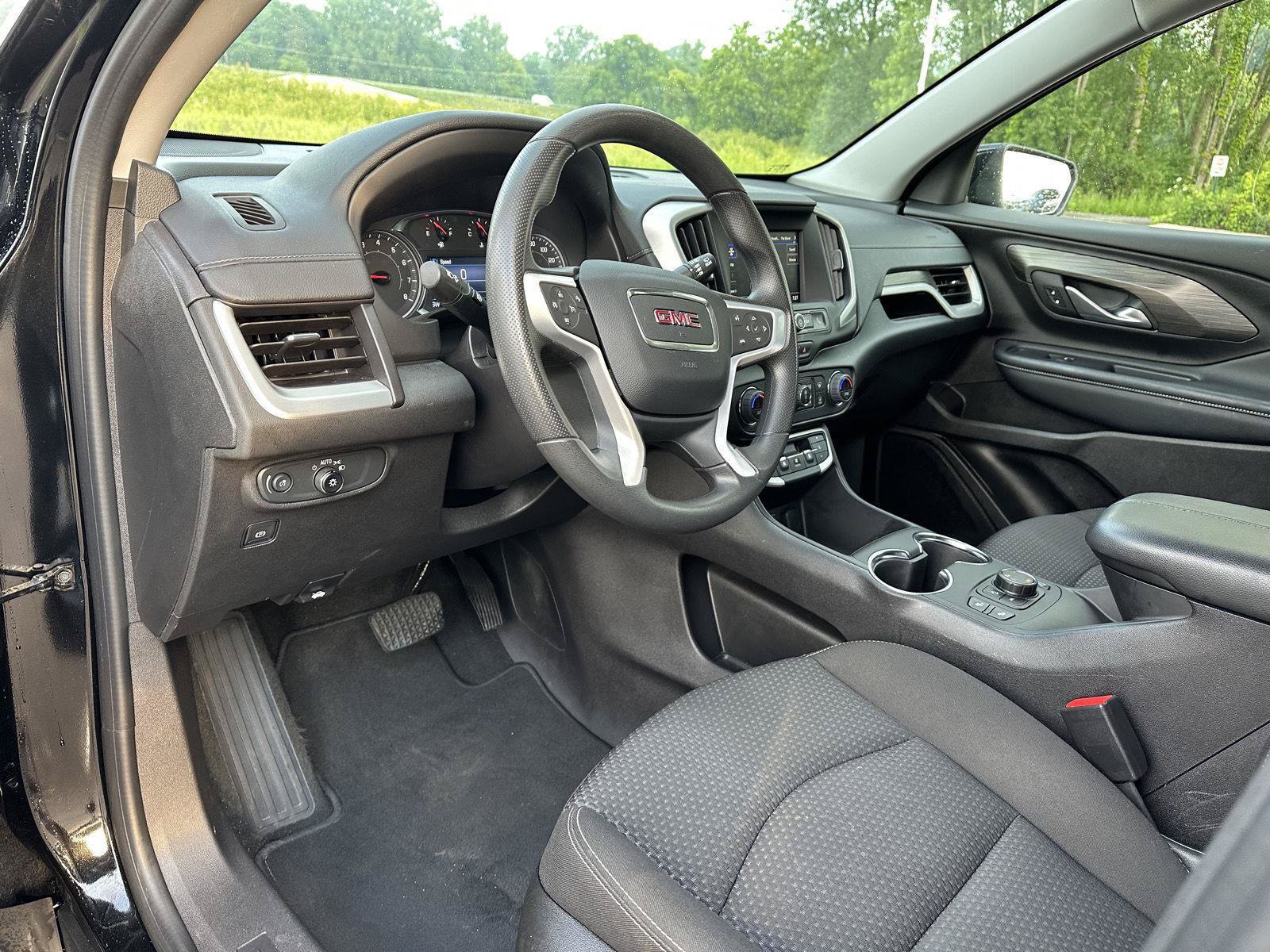 Used 2024 GMC Terrain SLE w/ Driver Convenience Package AWD/4WD image 23