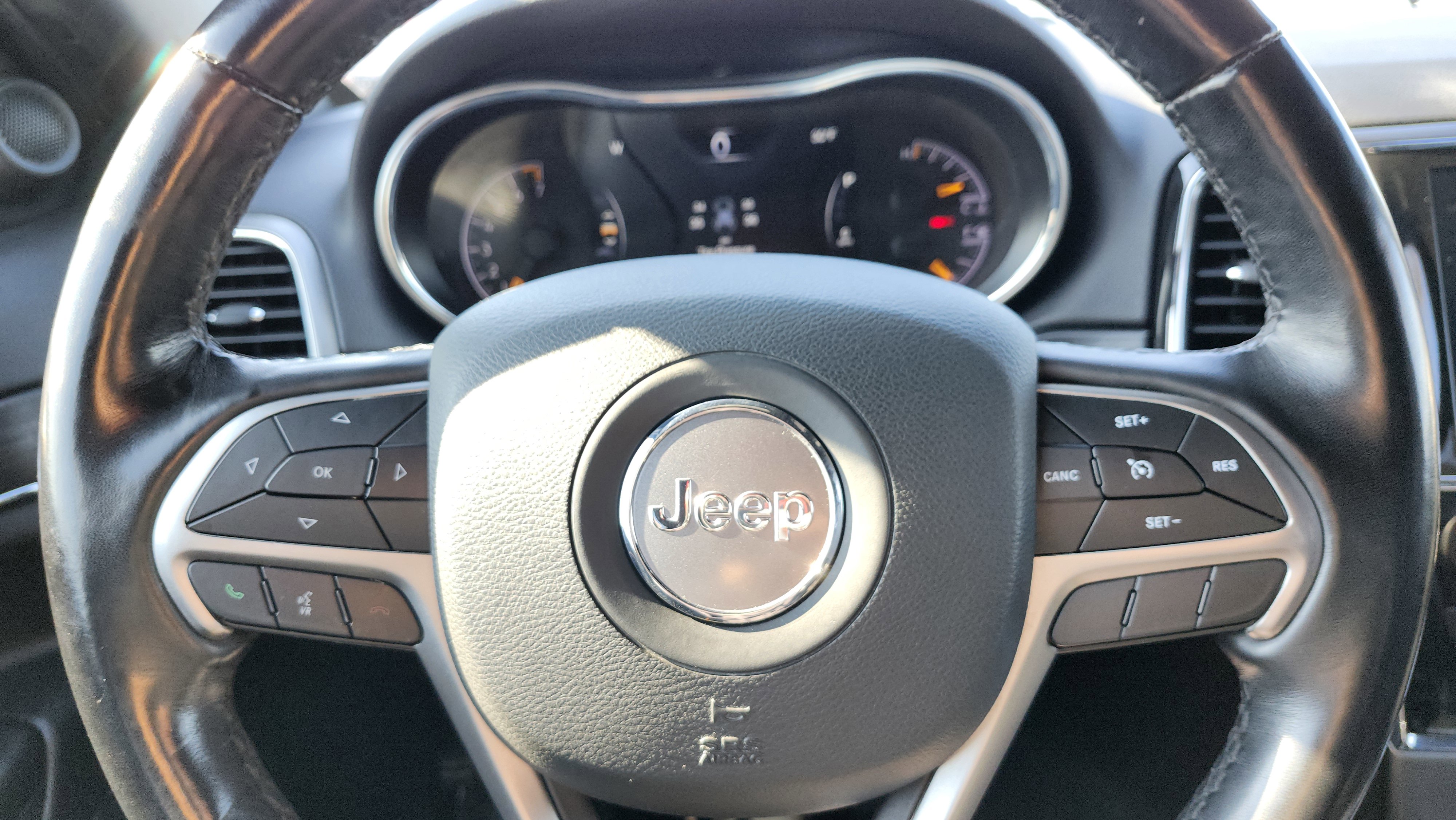 Used 2022 Jeep Grand Cherokee Limited image 31