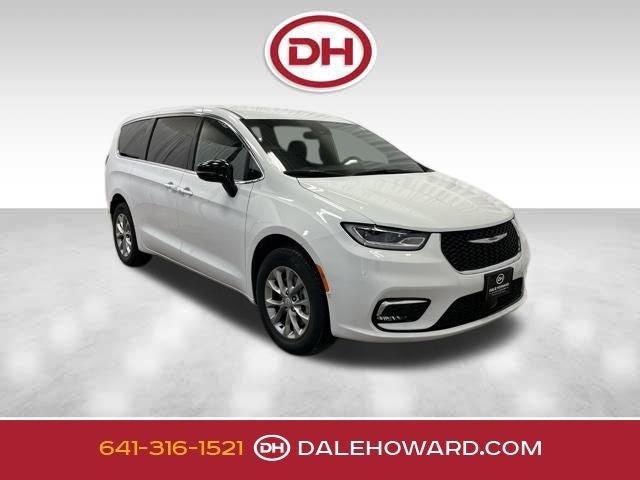 New 2026 Chrysler Pacifica Select AWD/4WD image 1