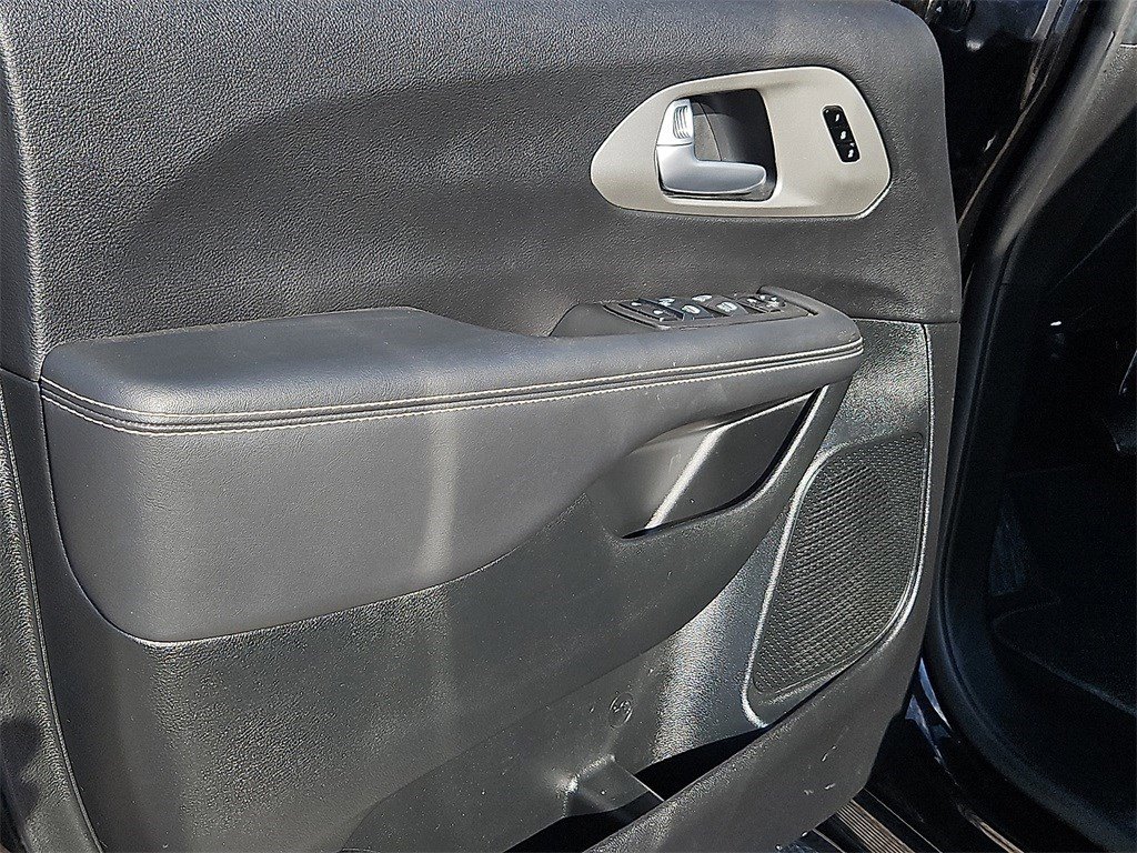 Used 2024 Chrysler Pacifica Limited w/ S Appearance Package image 20