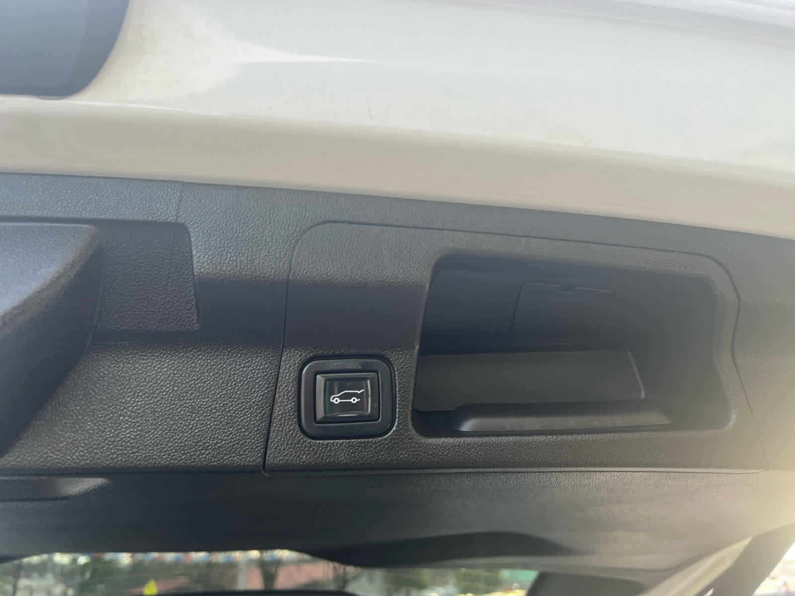 Used 2023 GMC Acadia SLT image 11