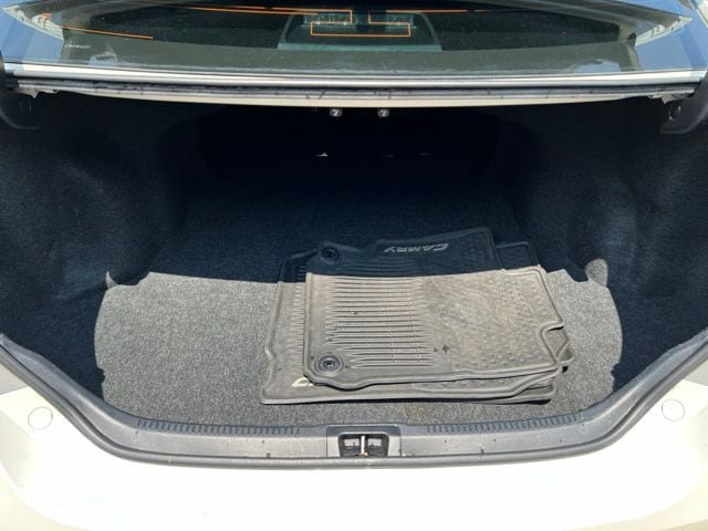 Used 2015 Toyota Camry XLE w/ Advanced Technology Package FWD image 11