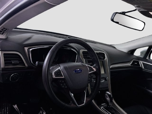 Used 2015 Ford Fusion SE w/ Equipment Group 202A AWD/4WD image 9