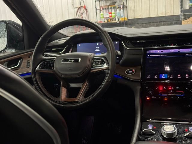 Used 2025 Jeep Grand Cherokee Summit image 24