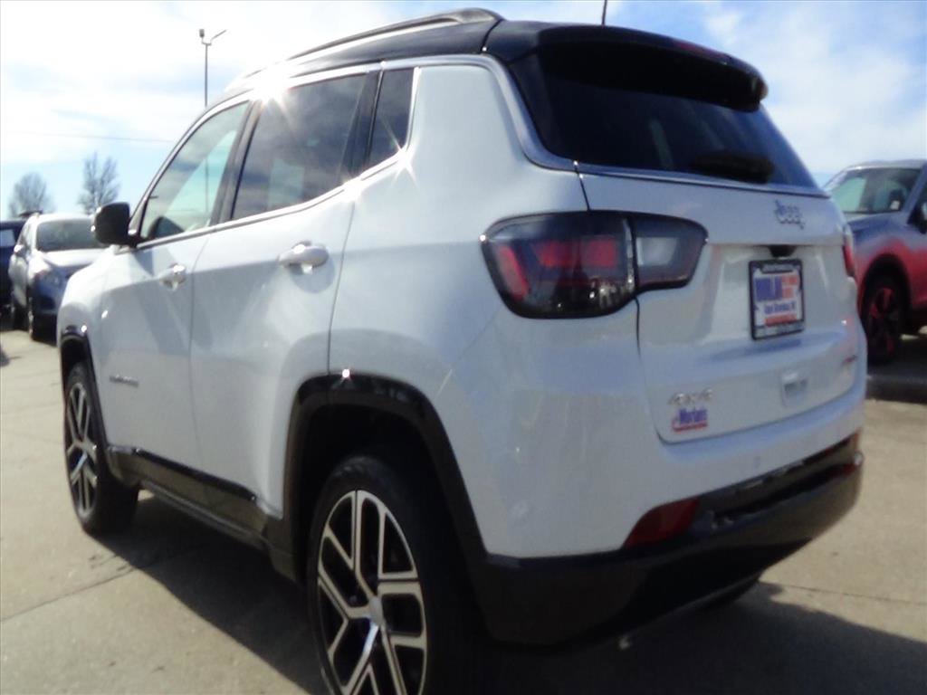 Used 2024 Jeep Compass Limited w/ Elite Group image 8