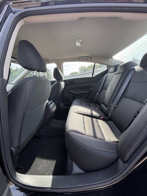 Used 2024 Nissan Altima 2.5 SV image 11