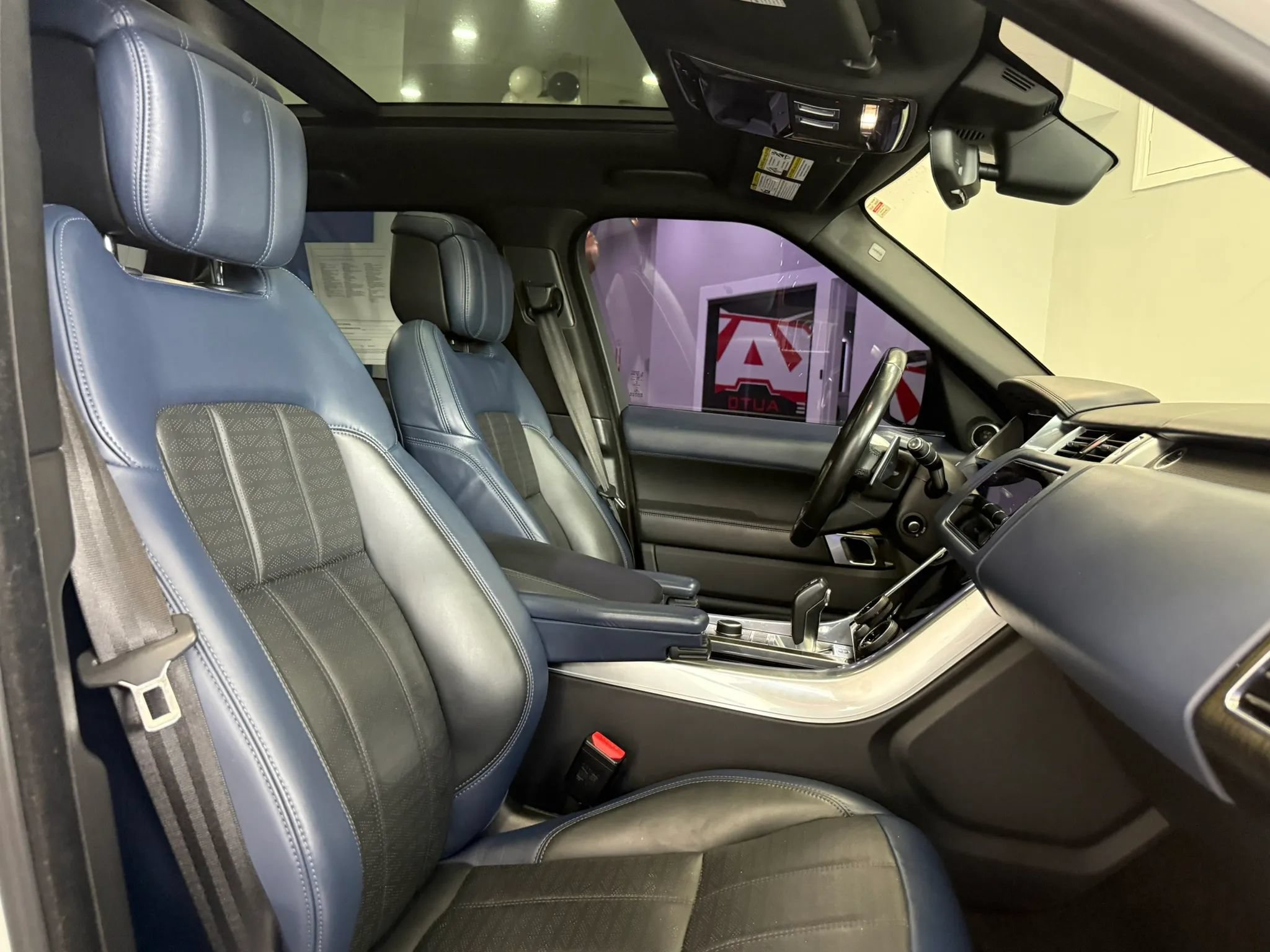 Used 2019 Land Rover Range Rover Sport HSE Dynamic AWD/4WD image 26