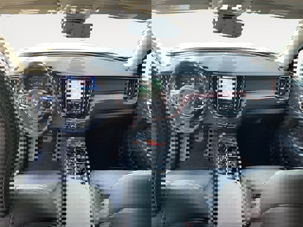 Certified 2023 Volvo XC60 B5 Plus image 10