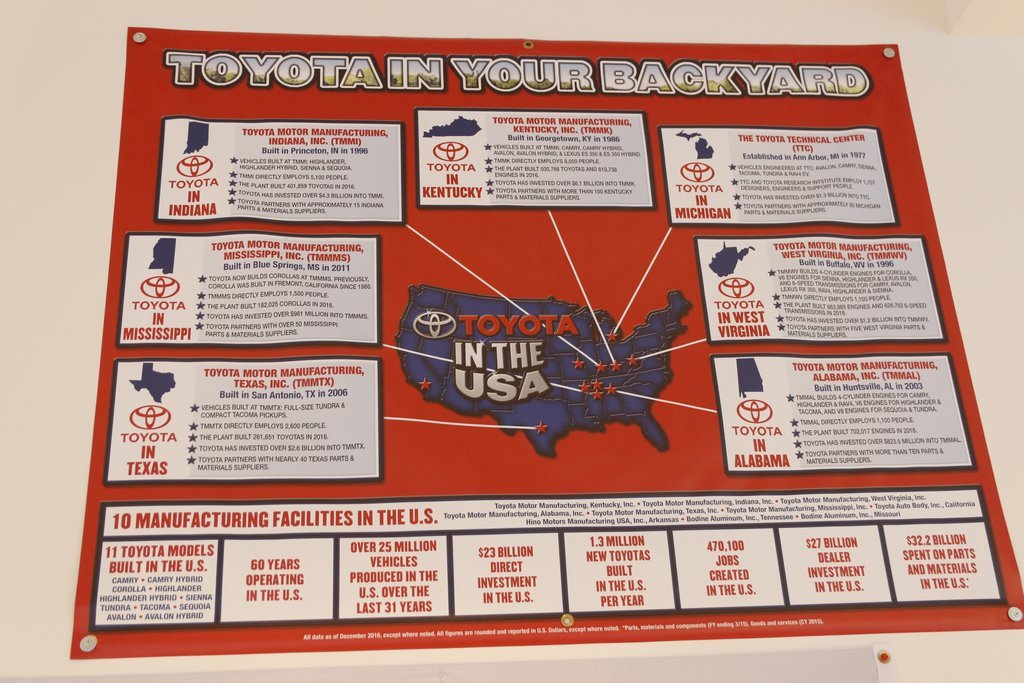 Used 2023 Ford Explorer XLT w/ Equipment Group 202A image 13