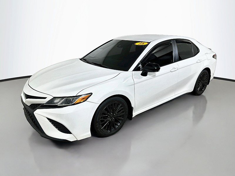 Used 2018 Toyota Camry SE FWD image 3
