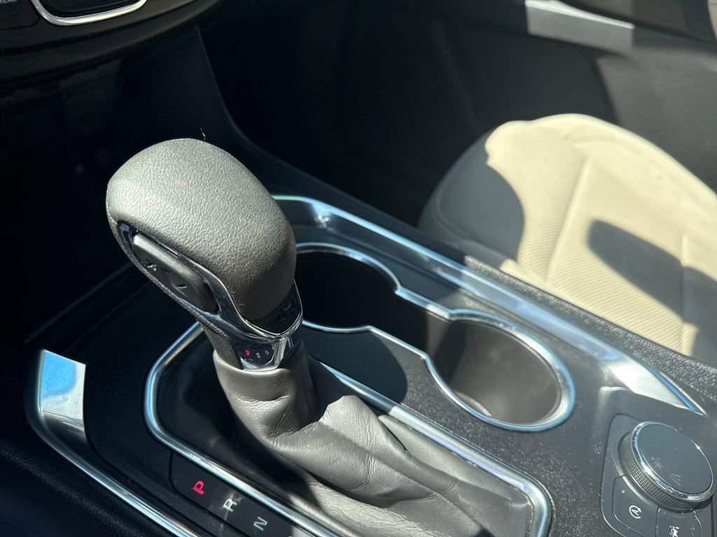 Used 2022 Chevrolet Traverse LS FWD image 26