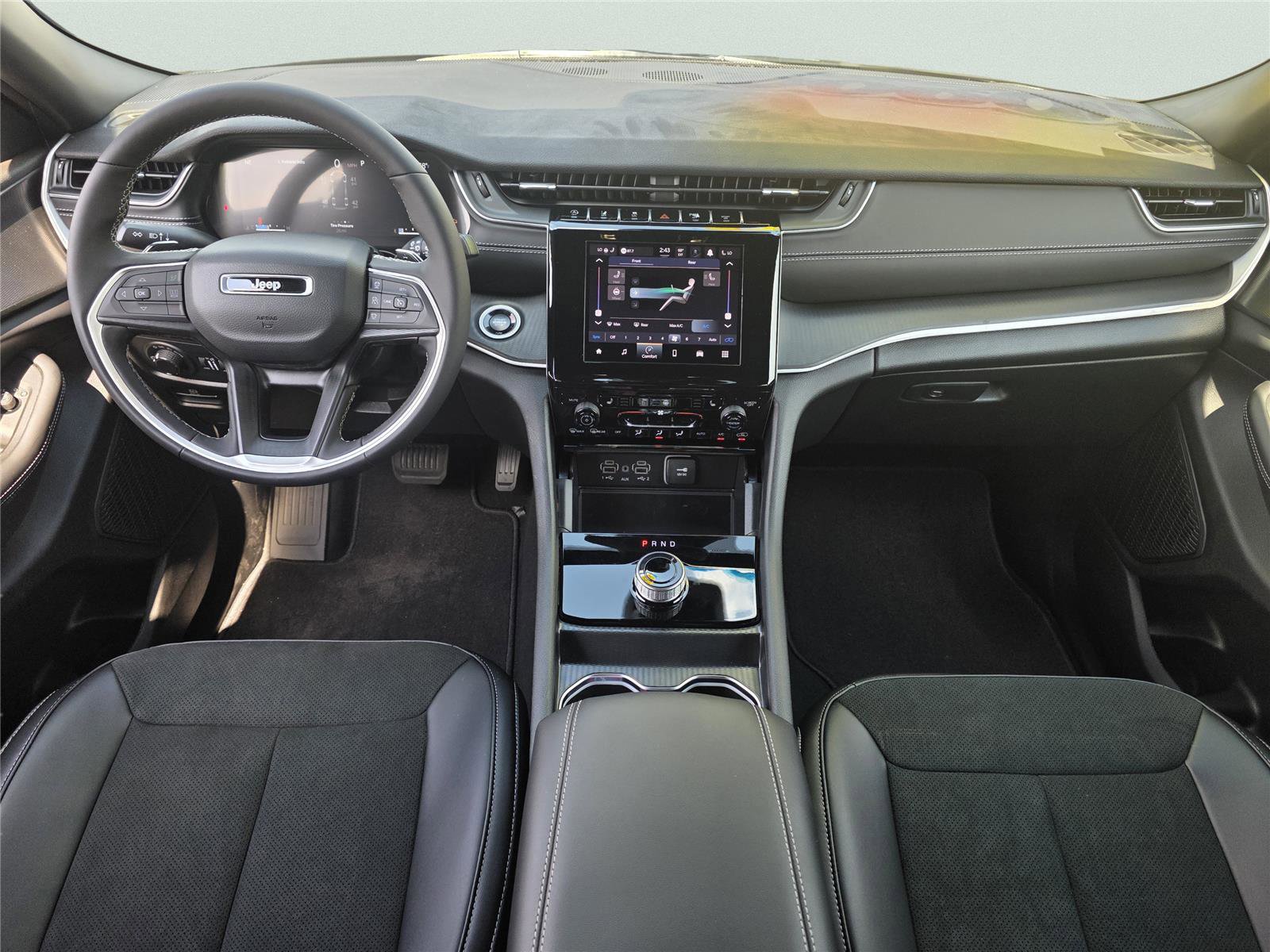 New 2025 Jeep Grand Cherokee L Altitude image 9