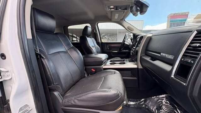 Used 2018 RAM 3500 Laramie w/ Cold Weather Group AWD/4WD image 40