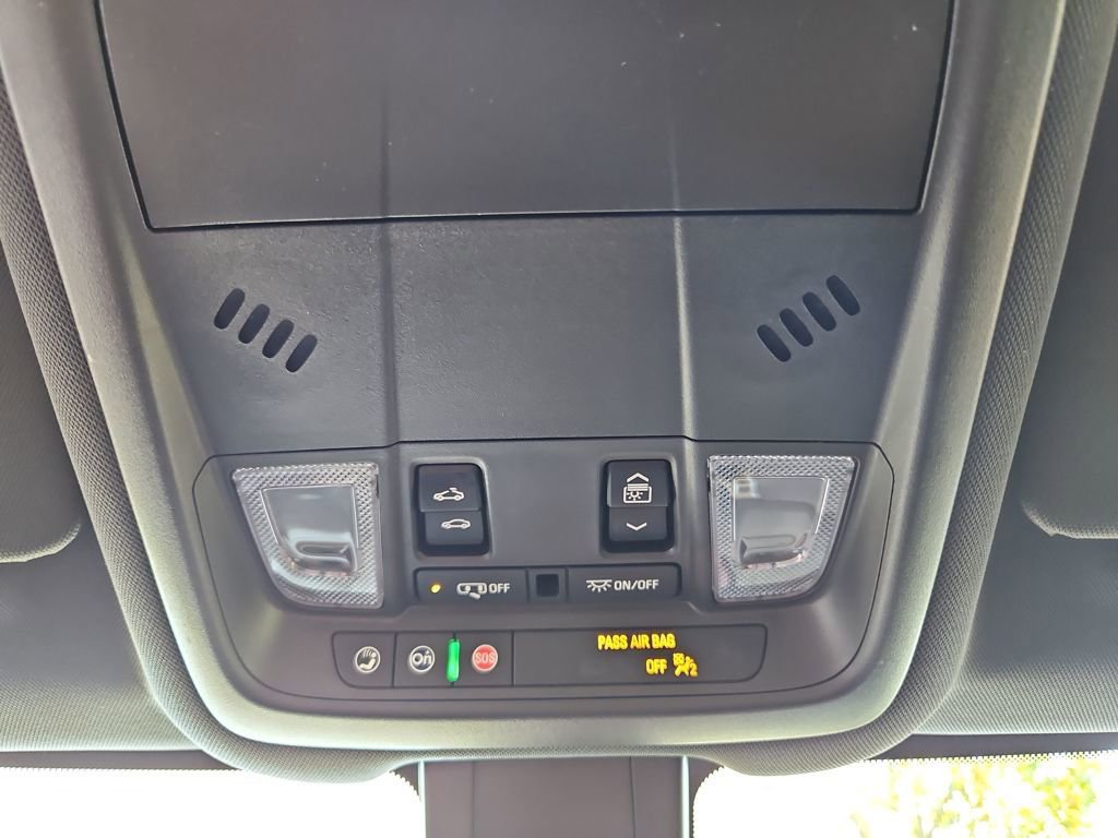 Used 2022 Chevrolet Equinox RS w/ RS Leather Package image 23