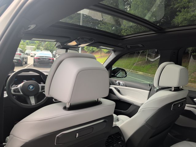 Used 2025 BMW X5 xDrive50e w/ M Sport Package AWD/4WD image 17