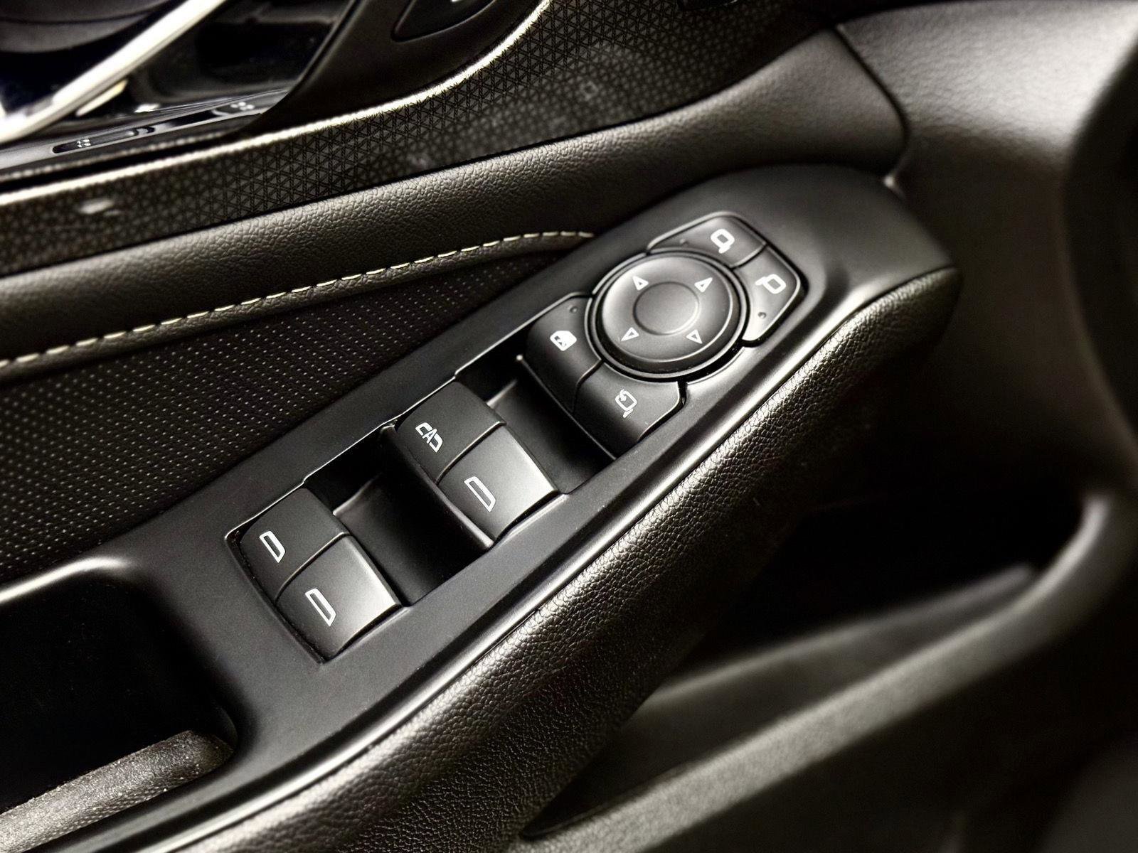 Used 2022 Chevrolet Traverse Premier w/ Redline Edition image 12